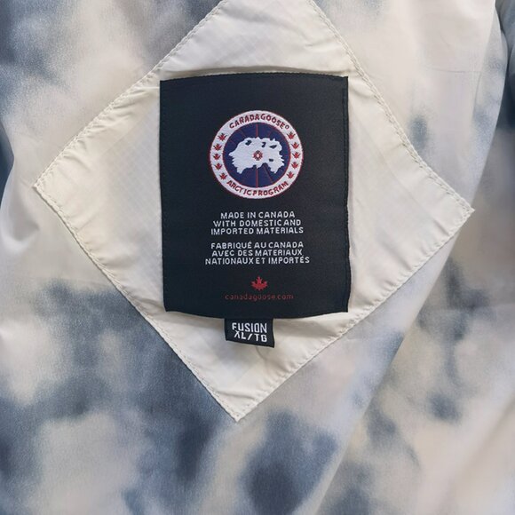 White Warm Canada Goose Down Vest Jacket - Picture 7 of 11